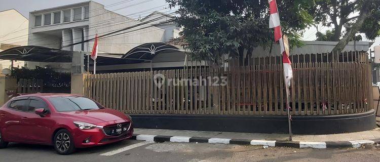 Rumah Hook Strategis Terawat Pusat Kota Sayap Braga Bandung 1