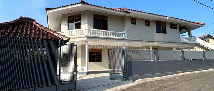 Rumah Villa Untuk Tinggal Kantor Sekolah Sudah Renovasi Di Ujung Berung 1