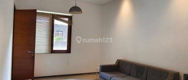 Rumah Bagus Nyaman 2 Lantai Minimalis Modern Siap Huni di Setraduta Bandung 1