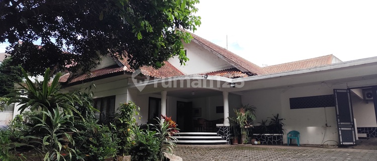 Rumah Old Money Siap Huni di Komplek Elite Setiabudi Bandung 1