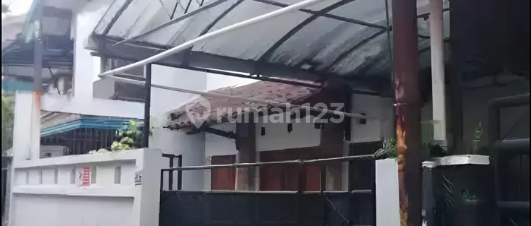 Semi-Furnished Ready-to-Occupy House in the Attractive Dago Area of Bandung City 1