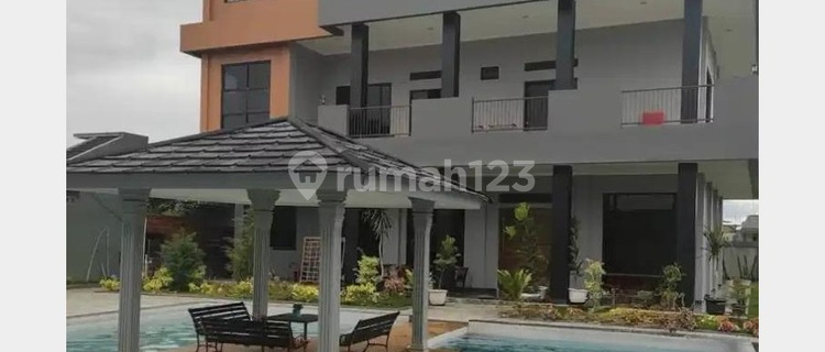 Rumah Old Money di Cisaat Sukabumi Posisi Hoek Full View Dengan Kolam Berenang 1