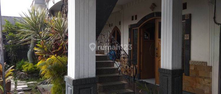Rumah besar 2.5LT semi furnish akses bisa dr Buah Batu - Turangga Bandung 1