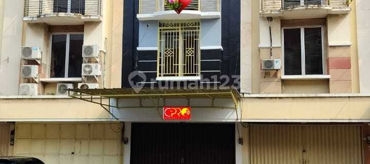 Ruko Strategis di Pusat Bisnis Boulevard Hijau Pasti Laris 73354 ER 1