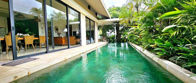 Luxury Villa  At Batubelig Near To Canggu And Seminyak 1