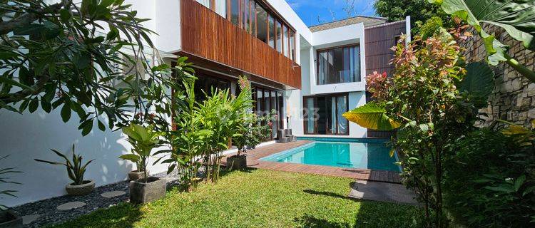 Modern Villa near to Icon Mall  Sanur Beach 1