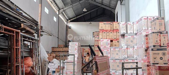 Gudang Latumenten Posisi Jalan Raya  1