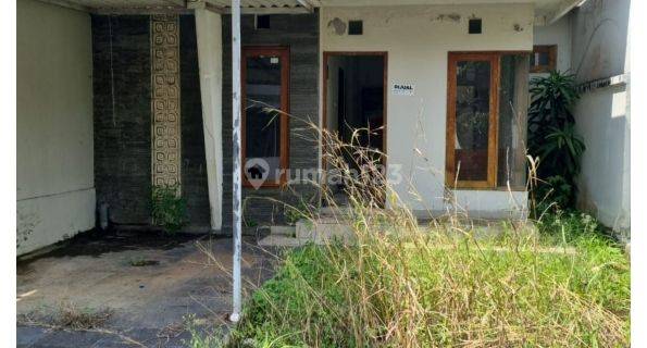 Rumah One Gate System Royal Griya Loka Tabanan 1