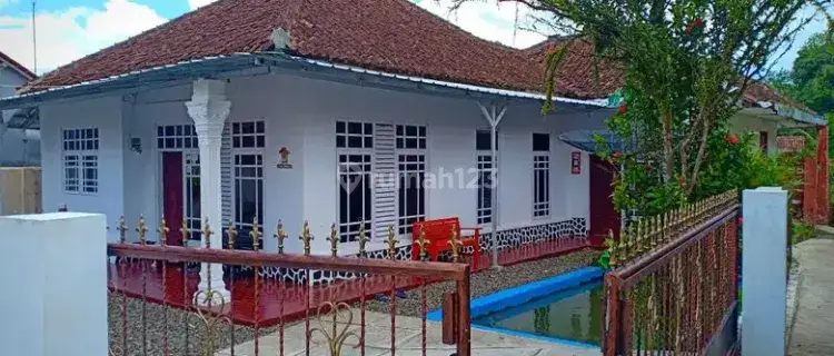 Rumah Cocok Untuk Villa Rumah Pensiun Dengan Kolam, Mushola, Kebun Dan Mata Air  1