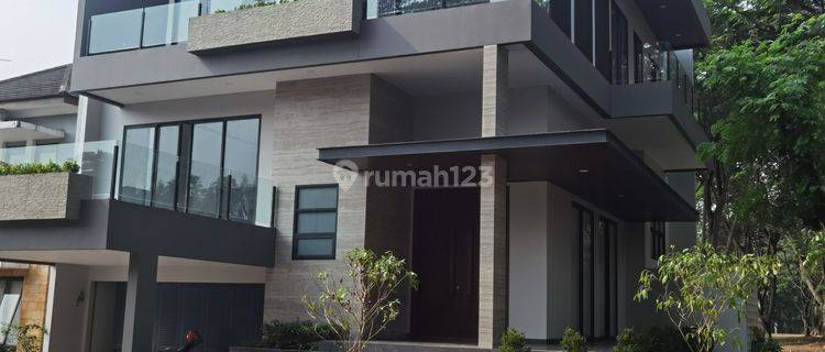 Rumah baru di Green Cove BSD City, split level 3 lantai, kamar tidur utama besar 1