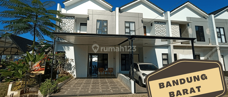 BEST INVESTMENT Rumah VILLA Sejuk ROOFTOP Kolam Renang di Bandung 1