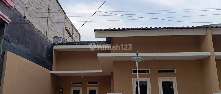 Dijual rumah lokasi strategis di pondok ungu permai  1