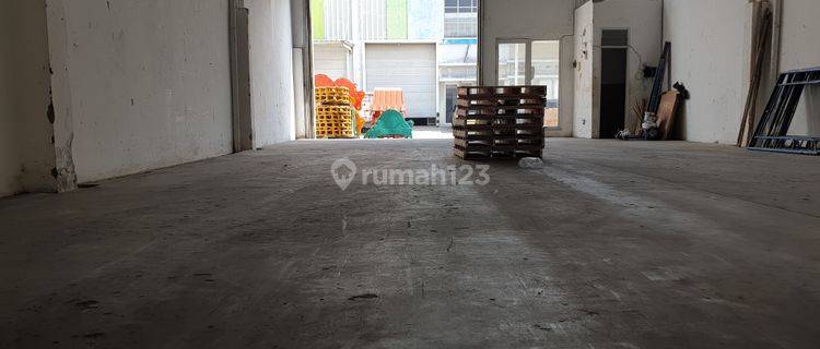 D I S E W A K A N Gudang Sedayu Bizpark Daan Mogot 9 X 24 Ada Ruangan Kantor 1