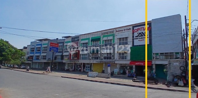 For Sale: 3.5-Story Shop House, 247M2 Area in Rawajati Timur, Pasar Minggu 1