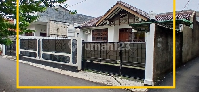 Disewakan Rumah untuk Kantor, Luas 250M2 di Benda Raya, Dekat Kemang Selatan 1
