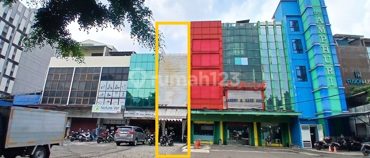 For Sale: 4-Story Shop House, 192m2 Area, in Gedung Gajah Complex, Saharjo. 1