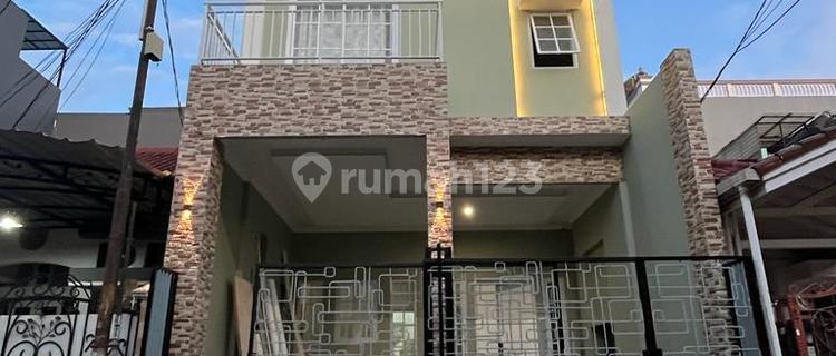 For Sale Nice 3-Story House in Citra Garden 3 1
