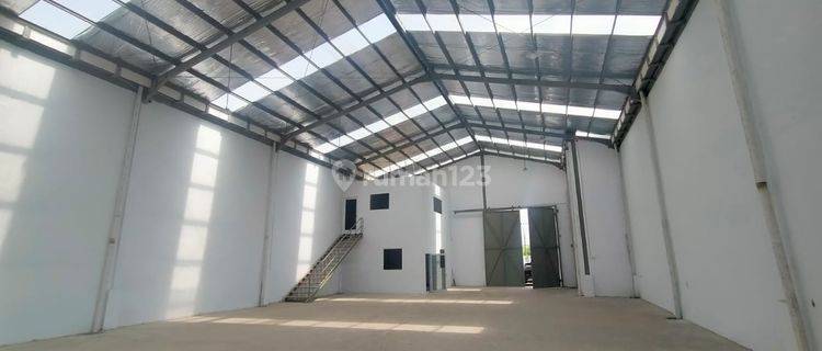 Disewa Gudang dan Kantor 2 Lantai Dekat Exit Tol Cikande  1