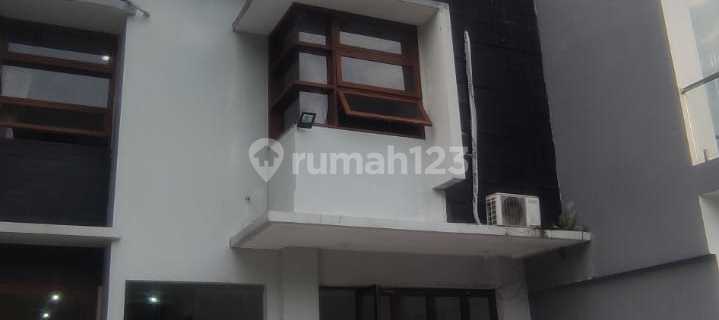 A comfortable split-level villa suitable for renting or as a residence, located within the Dago Pakar Resort complex, Bandung. 1