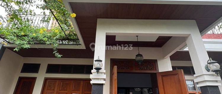 Rumah 2 Lantai Bagus Furnished SHM Jurang Mangu 1