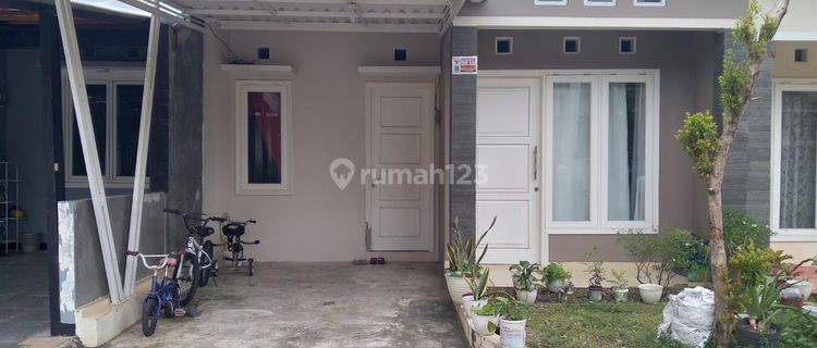 Rumah mjnimalis siap 2 lantai alamanda residence  graha raya 1