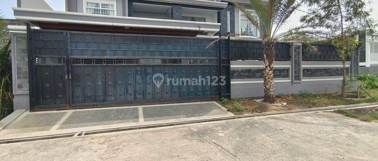 Rumah mewah kolam renang dekat Polda Itera Bandar Lampung 1