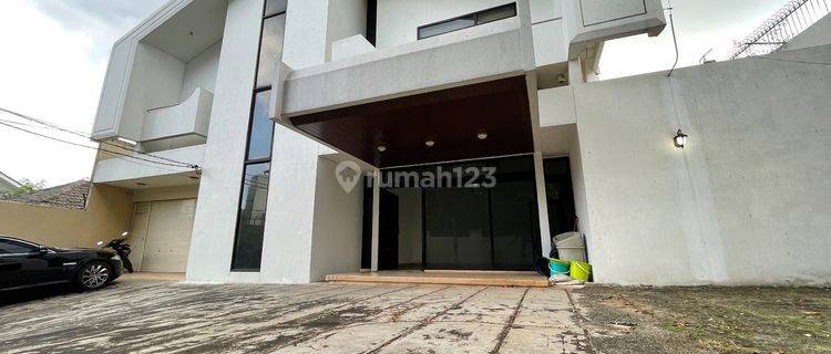 Rumah bagus SHM 2 lantai di daerah strategis Bangka 1