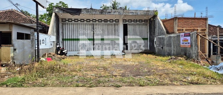 For Sale: 1-Story Shop House with 2-Story Construction, Promising and Productive in Paspan Glagah, Banyuwangi. 1