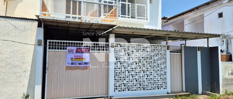 Dijual Rumah 2 Lantai di Pusat Bisnis dan Kuliner di Banyuwangi 1