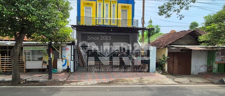 For Rent: Strategic Semi 3-Story Shop House on Jl. Adi Sucipto - Banyuwangi 1