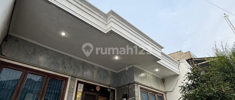 Cheapest For Sale 3-Story House in Pluit, South Facing, Land Size 250 M² 1