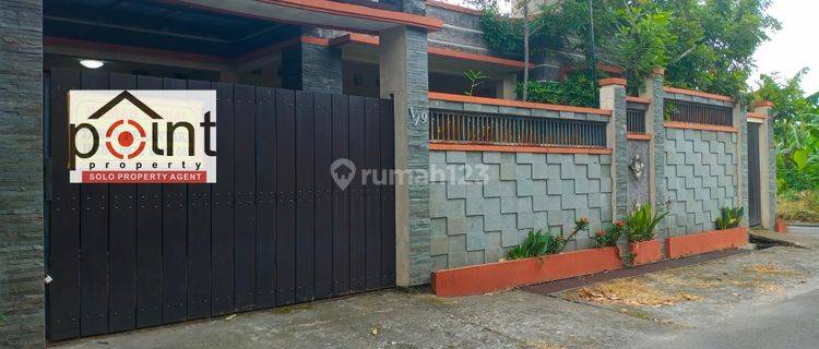 Rumah luas nyaman dekat graha saba di Banyuanyar Banjarsari  1