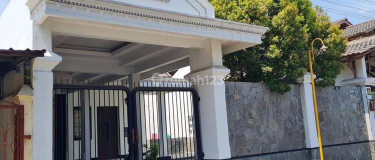 Rumah 2 Lantai dekat fasilitas umum di Jaten Karanganyar  1