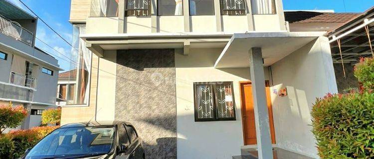 Rumah minimalis 2 Lantai cluster elite siap huni Gentan Solo  1