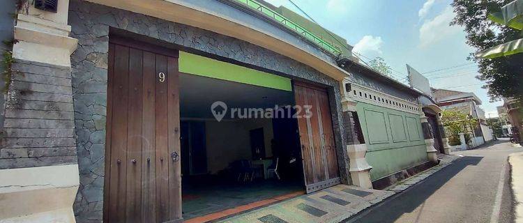 Rumah Hook Bagus Tengah Kota dekat Stadion Manahan 1