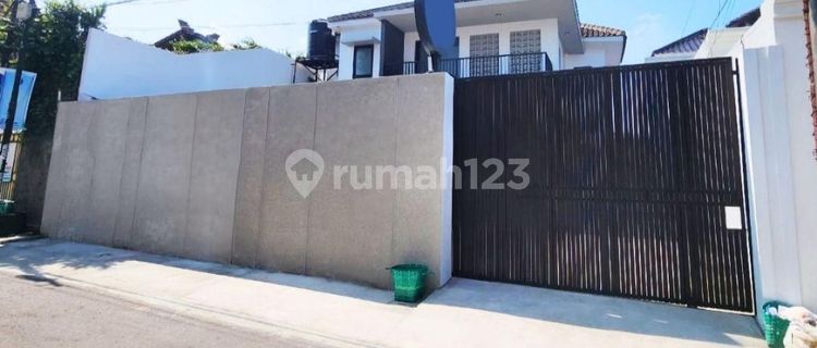 Kos exclusive 18 doors downtown in Laweyan Solo 1