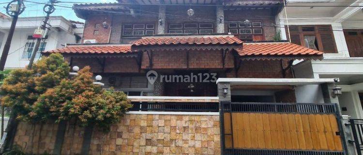 Rumah Mewah 2 Lantai Siap Huni Dekat Ums Di Gonilan Kartosuro  1