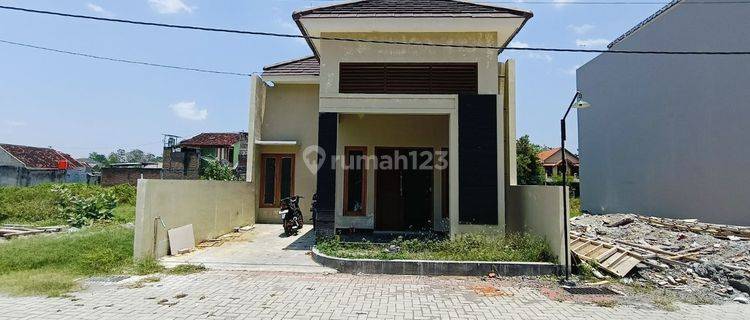 Rumah Minimalis Siap Huni Di Malang Jiwan Colomadu  1