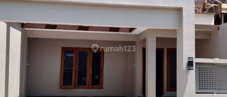 Rumah Minimalis 2 Lantai Dekat Rs Oen Solo Baru  1