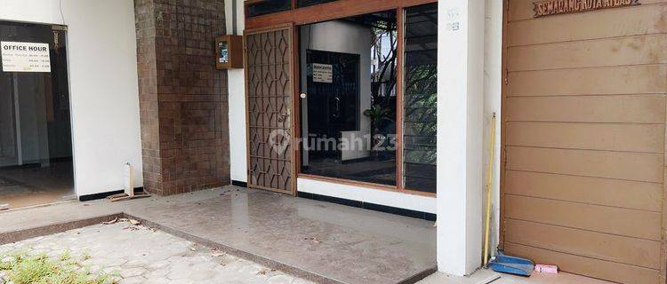 Rumah Lokasi Strategis Dekat Simpang Lima Siap Pakai  Rumah di Erlangga, Pleburan 1