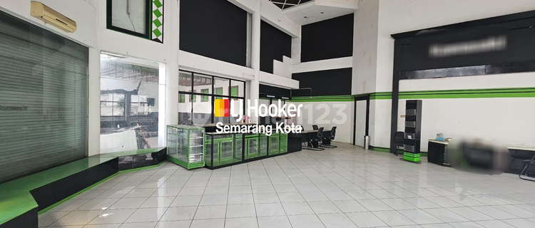 Building Suitable for Office or Showroom on Jenderal Sudirman Street 1