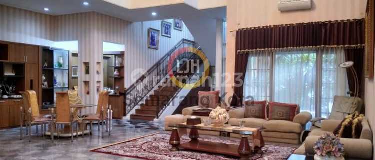 Luxury House in Puri Anjasmoro 1