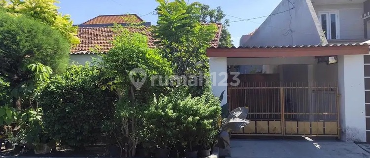 Well-Maintained Gayungsari House Ready to Occupy near A Yani Main Road 1