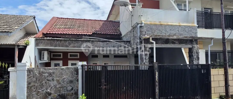 Rungkut House Well-Maintained Ready to Occupy Strategic Location Near Merr 1