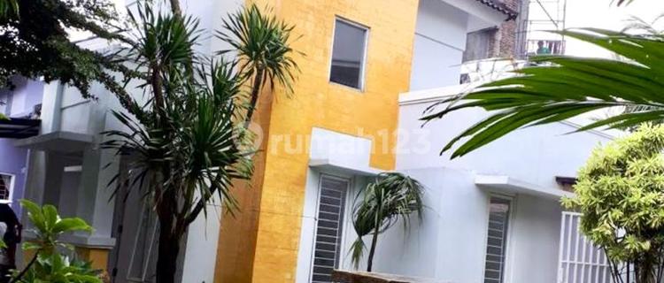 Rumah. Sewa Cakep Siap Huni Hoek Bintaro Jaya 1