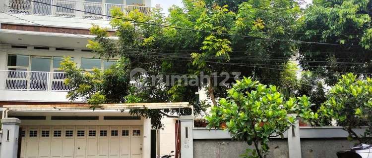 Rumah di Nusa Hijau Cimahi, Sangat Mewah Ada Kolam Renangnya 1