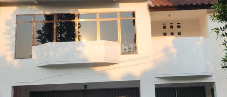 Shop House in Batununggal Bandung, 3 Floors, Good, Strategic, Ready to Use 1