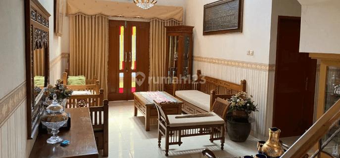 Rumah Shm, Bertingkat Dan Terawat, Dekat Mesjid di Pinus Regency 1