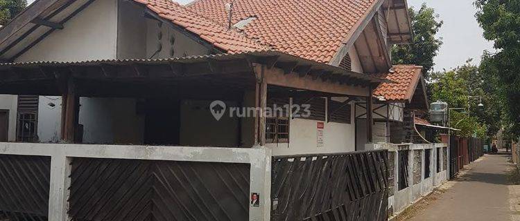 Rumah Nyaman Tingkat Hook 206 m² Sayap Diponegoro Jl. Cempaka 1