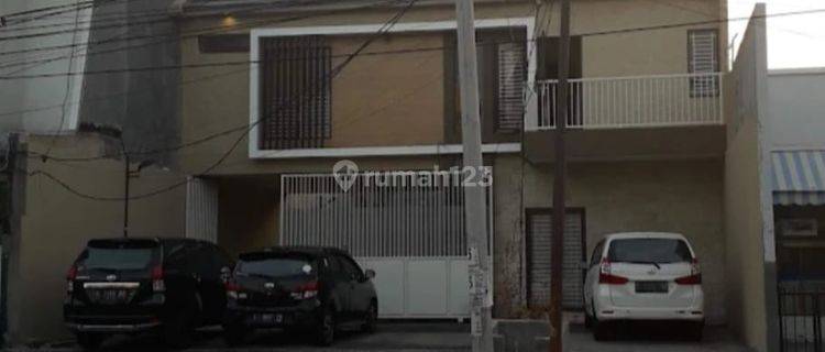 HADAP JALAN RAYA Rumah 2 Lantai Parkir Luas Rungkut Menanggal Harapan Surabaya 1